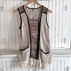 BKE women’s vest! Unique!